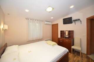 Апартаменты Apartments Langust Свети-Стефан Апартаменты с 3 спальнями-22