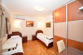 Апартаменты Apartments Langust Свети-Стефан Апартаменты с 3 спальнями-23